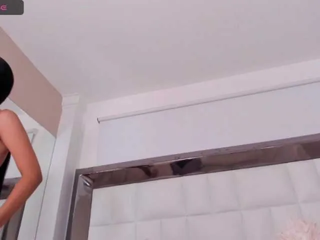 Live sex webcam photo for MiaConte #277108070
