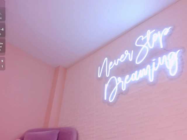Live sex webcam photo for MiaFarrell #290953175
