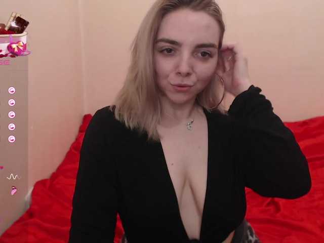 Live sex webcam photo for MiaGrace #288064466