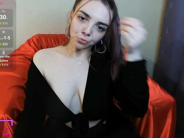 Live sex webcam photo for MiaGrace #290611325