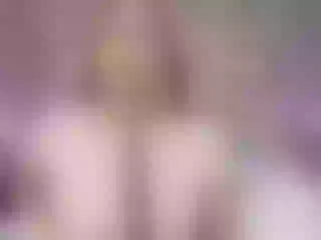 Live sex webcam photo for MiaGrayce #291940364