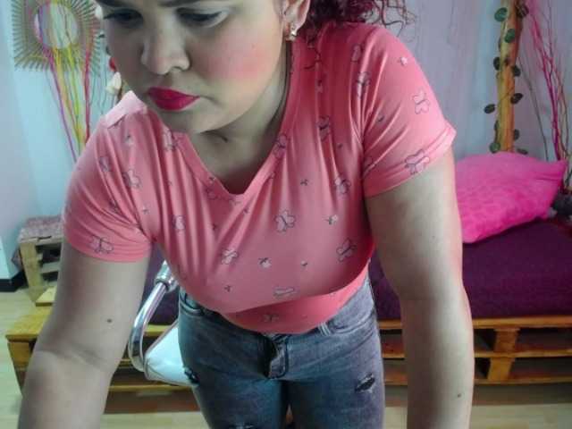 Live sex webcam photo for MiaHorney #276333629