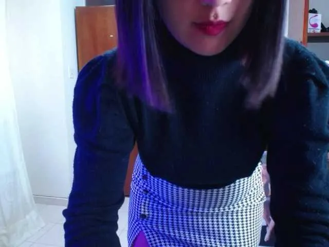 Live sex webcam photo for MiaJhons #273590809