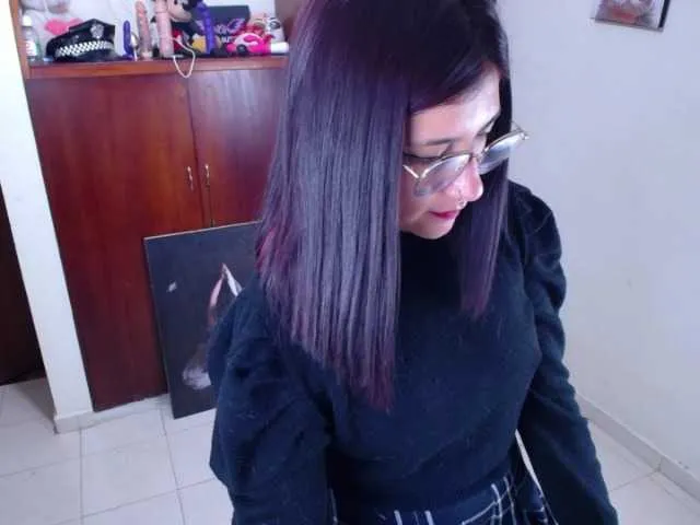 Live sex webcam photo for MiaJhons #275376286