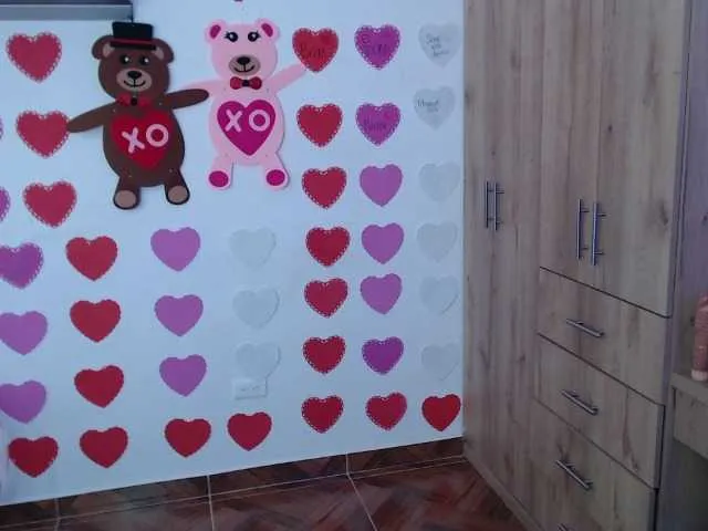 Live sex webcam photo for MiaJhons #276284225