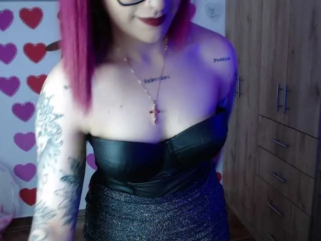 Live sex webcam photo for MiaJhons #276291945