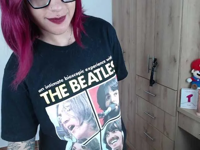 Live sex webcam photo for MiaJhons #276399231