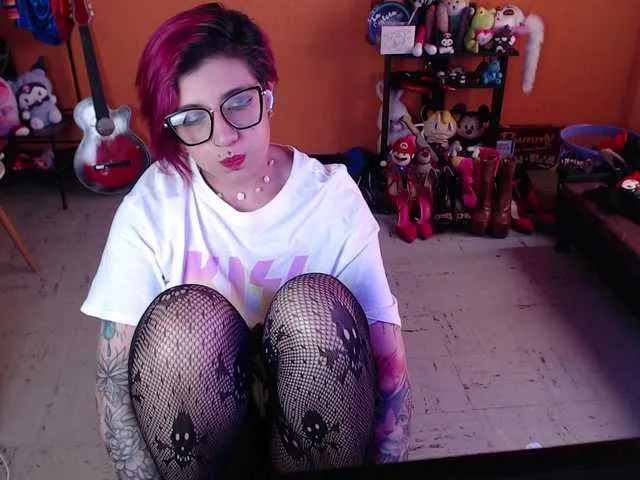 Live sex webcam photo for MiaJhons #289863734