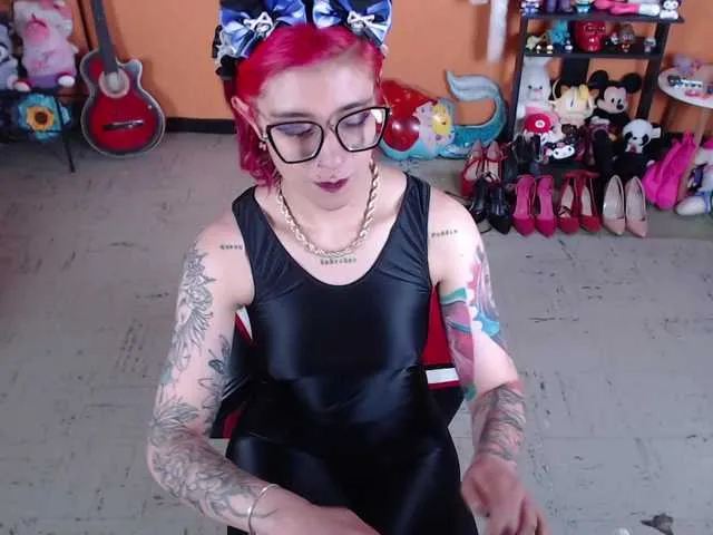 Live sex webcam photo for MiaJhons #290401548