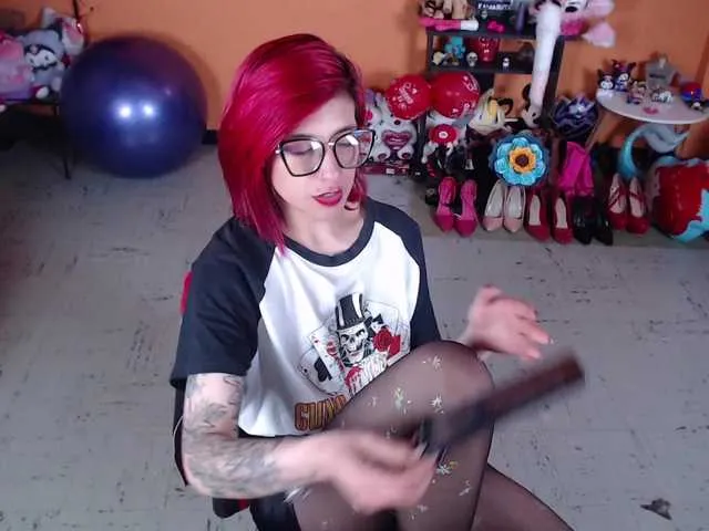 Live sex webcam photo for MiaJhons #290745283