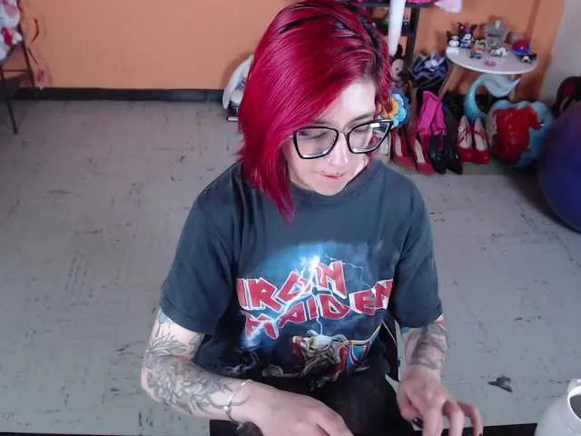 Live sex webcam photo for MiaJhons #290773609