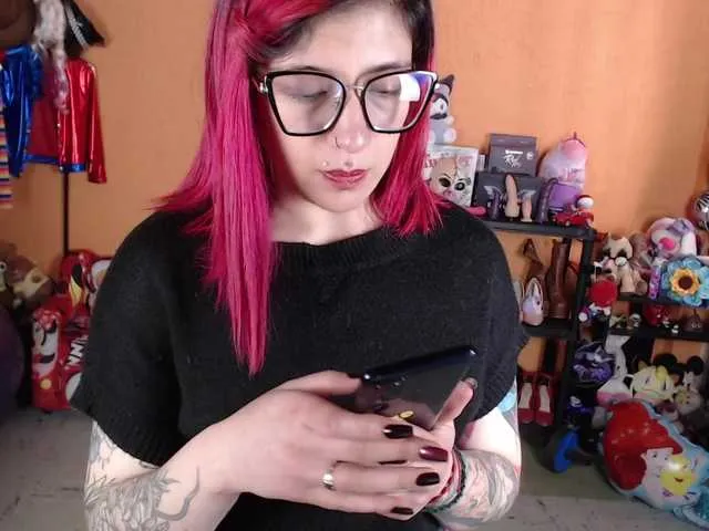 Live sex webcam photo for MiaJhons #291656581