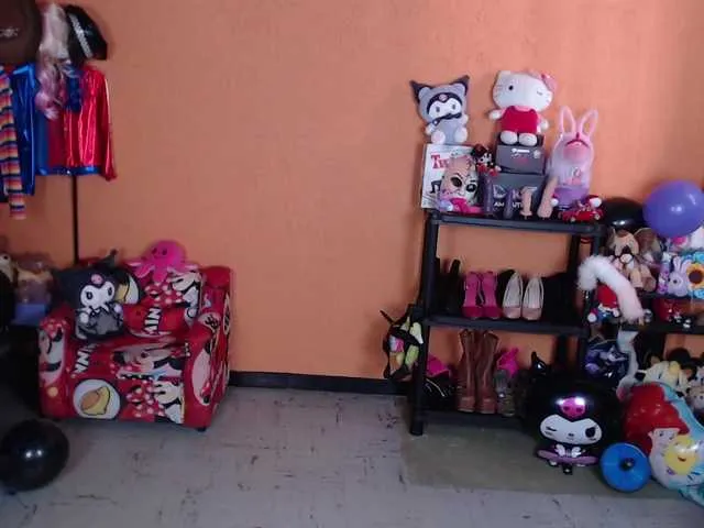 Live sex webcam photo for MiaJhons #291927672