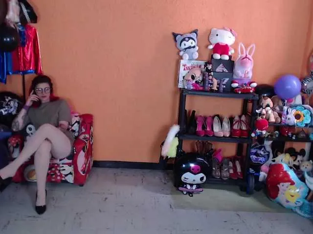 Live sex webcam photo for MiaJhons #291975078