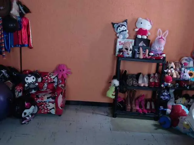 Live sex webcam photo for MiaJhons #292156528