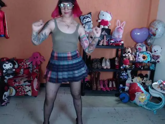 Live sex webcam photo for MiaJhons #292177538