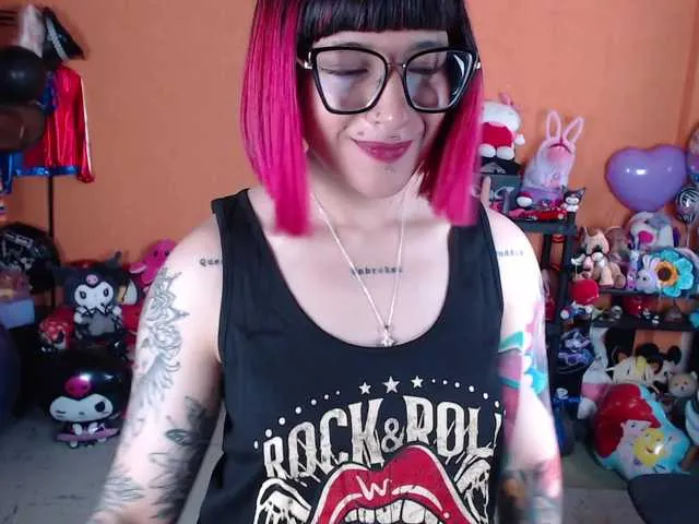 Live sex webcam photo for MiaJhons #292215296