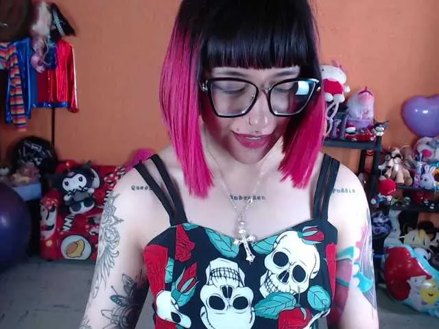 Live sex webcam photo for MiaJhons #292262752