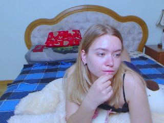 Live sex webcam photo for MiaKross #156907878