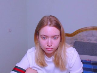 Live sex webcam photo for MiaKross #157622876