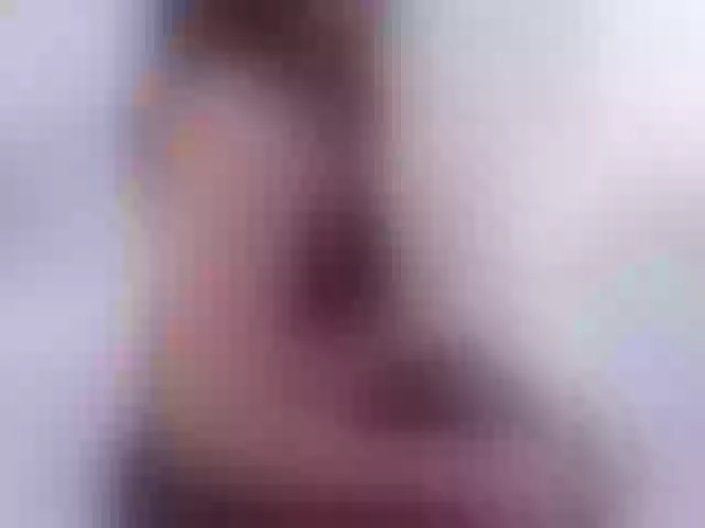 Live sex webcam photo for MiaLewis #291995900