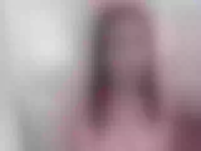 Live sex webcam photo for MiaLewis #292000971
