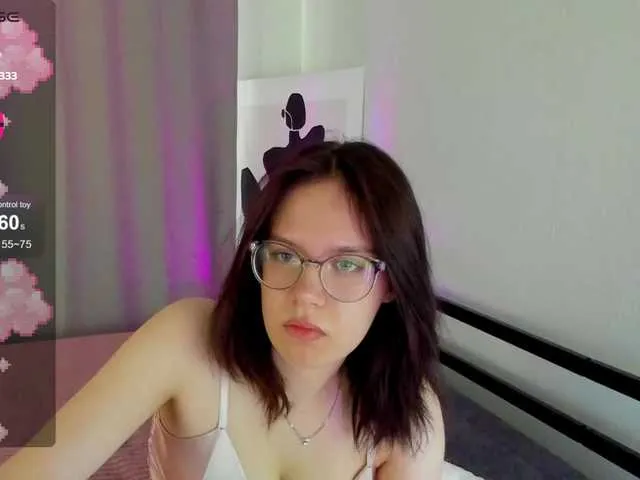 Live sex webcam photo for MiaLuw #290950016