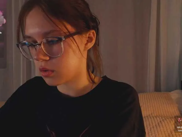 Live sex webcam photo for MiaLuw #291594032