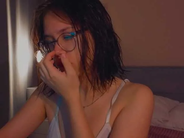 Live sex webcam photo for MiaLuw #291810724