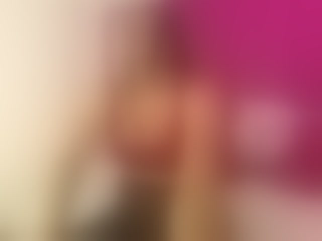 Live sex webcam photo for MiaMiller001 #292784812