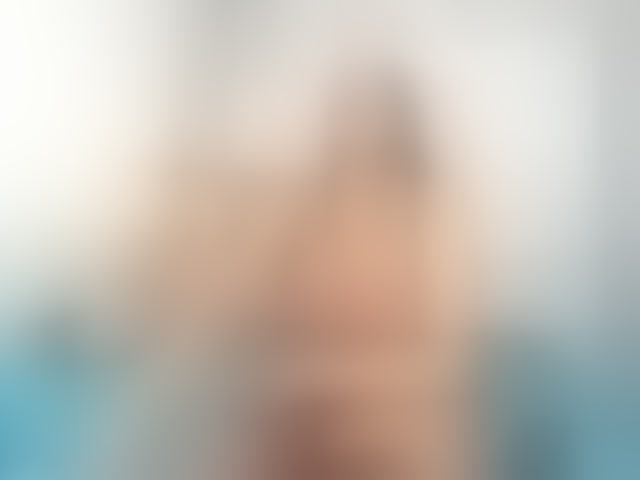 Live sex webcam photo for MiaMiller001 #294054895