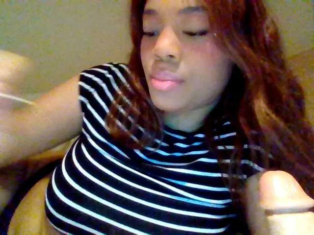 Live sex webcam photo for MiaMuffn #288292209