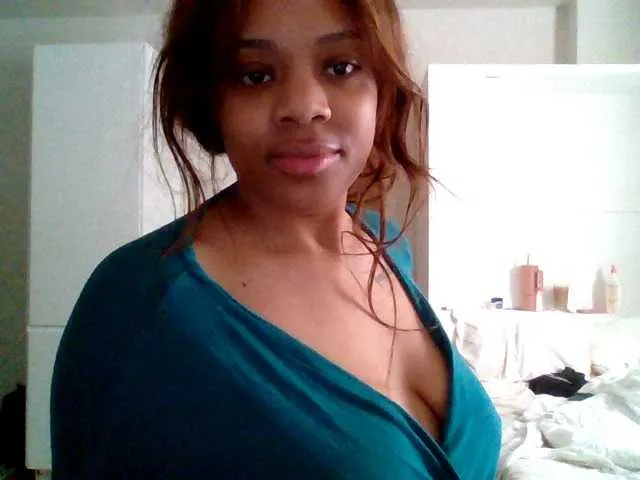 Live sex webcam photo for MiaMuffn #291662059