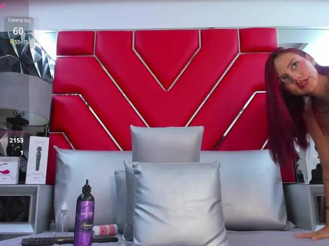 Live sex webcam photo for MiaReyes #290335106