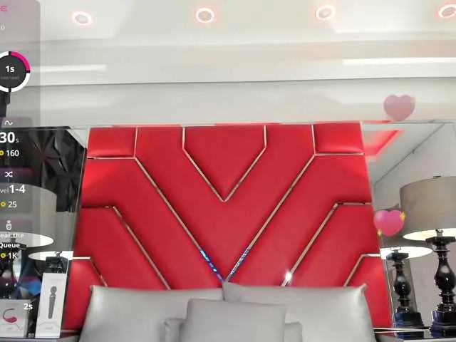 Live sex webcam photo for MiaReyes #290925521