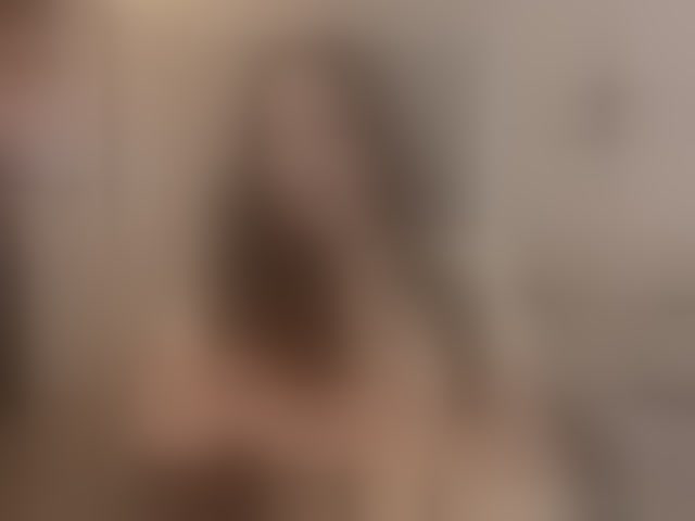 Live sex webcam photo for MiaRoberts1 #294102623