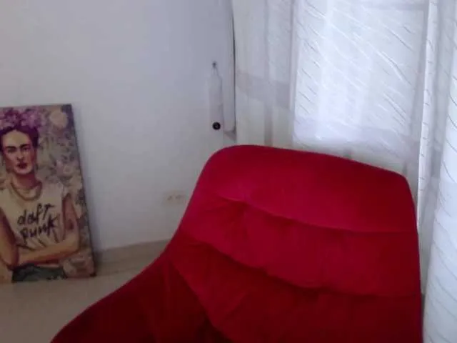 Live sex webcam photo for MiaRobin #271694013