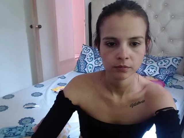 Live sex webcam photo for MiaRobin #271969321