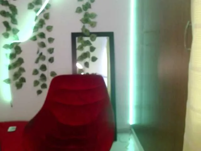 Live sex webcam photo for MiaRobin #272942101