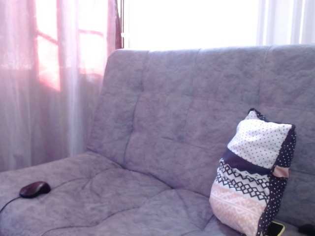 Live sex webcam photo for MiaRobinn #276391259