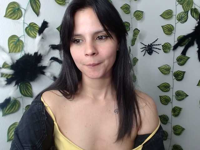 Live sex webcam photo for MiaRobinn #276485913