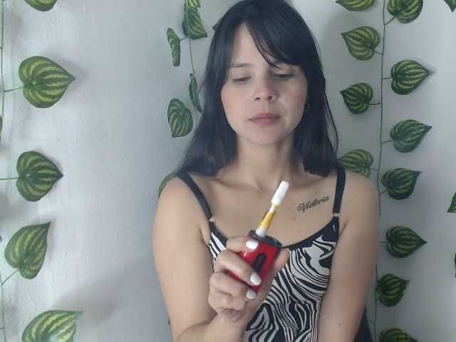 Live sex webcam photo for MiaRobinn #276592668