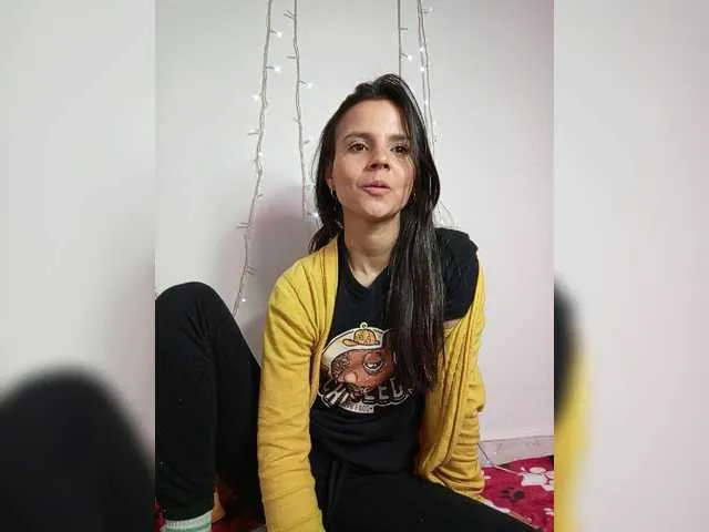 Live sex webcam photo for MiaRobinn #278062565