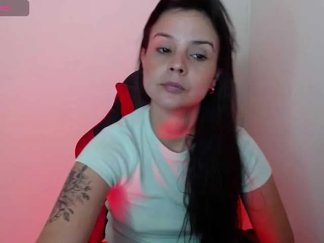 Live sex webcam photo for MiaRobinn #291831956