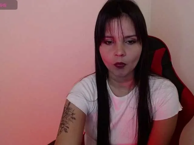 Live sex webcam photo for MiaRobinn #291844496