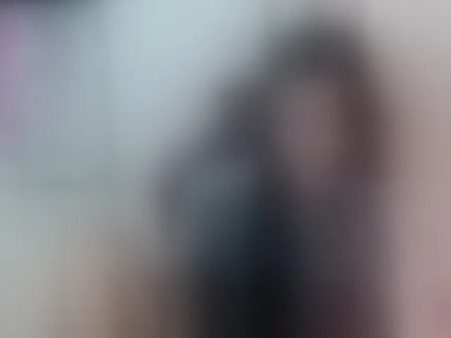 Live sex webcam photo for MiaRobinn #293392534