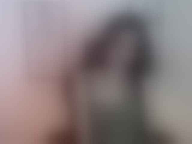 Live sex webcam photo for MiaRobinn #294116502