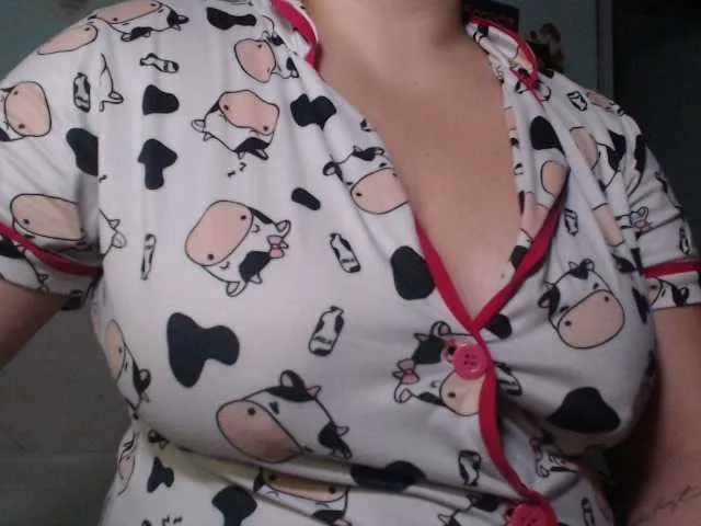 Live sex webcam photo for MiaSecret #290350739