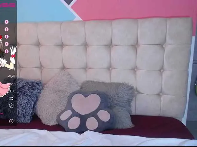 Live sex webcam photo for MiaSexy18 #273638429