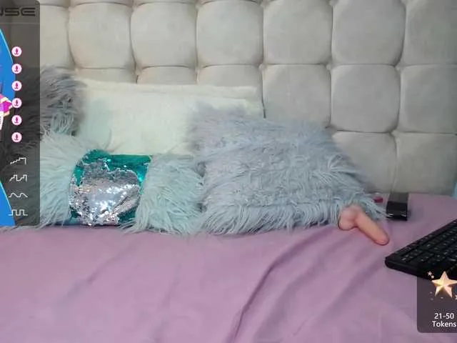 Live sex webcam photo for MiaSexy18 #273970904